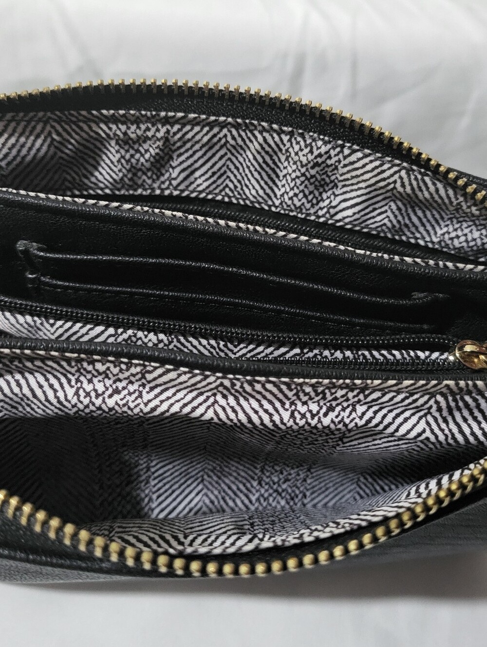 Miztique Vegan Leather Clutch Crossbody Bag Purse Black Gold Multi Pocket - Picture 5 of 10
